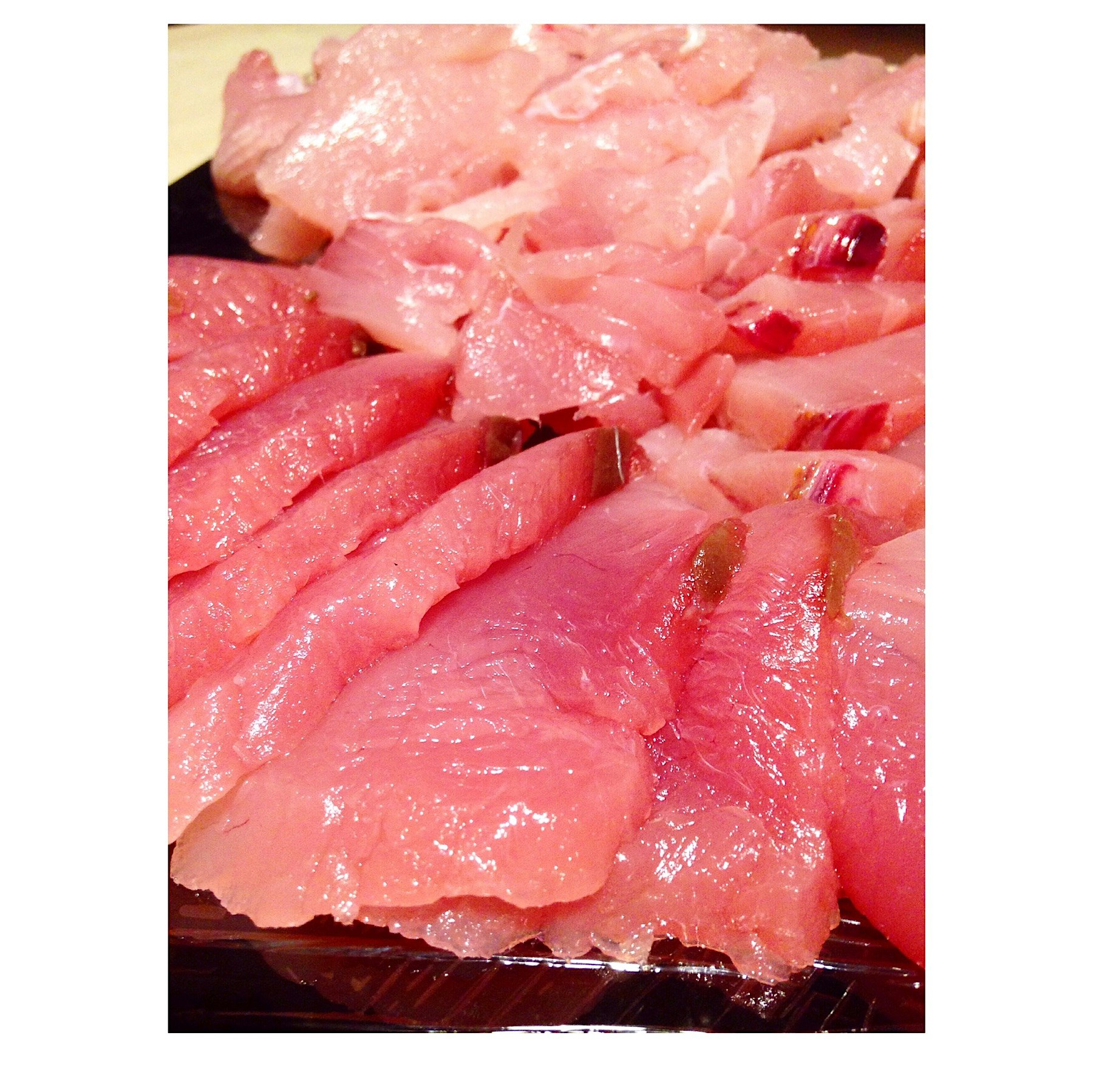 Glistening fresh Tombo, straight from the ocean.  Last nights sashimi session. YUM-O!!  #luckyliv...