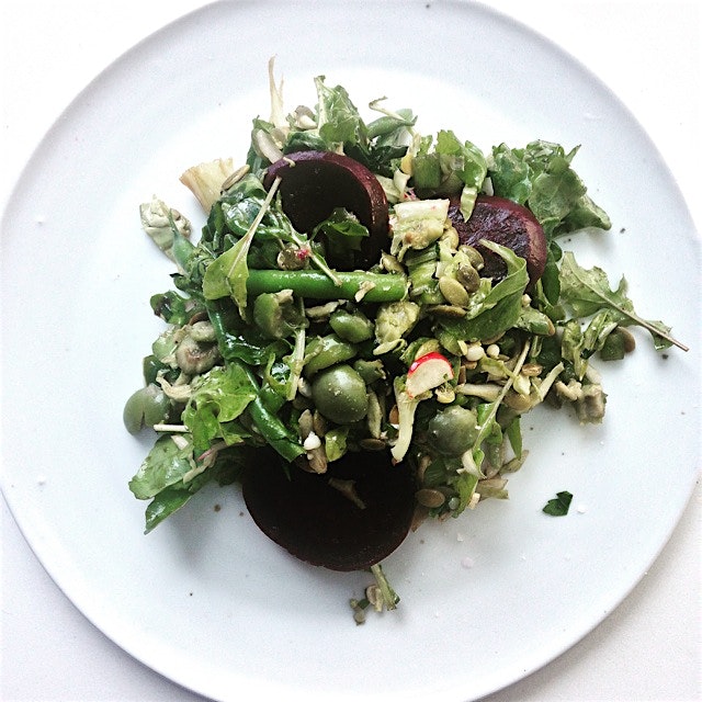 Empty the fridge before the farmers market and make a delicious salad 