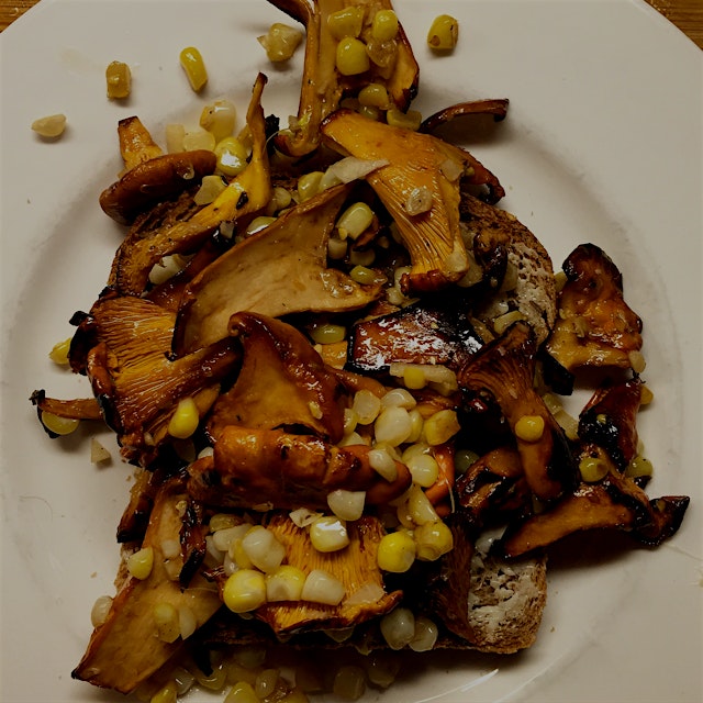 Barbers farm corn and chanterelles on heavily buttered heildlebrg bread. 