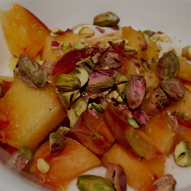I adore stone fruit! A juicy peach for breakfast in the summer... Need I say more?!
