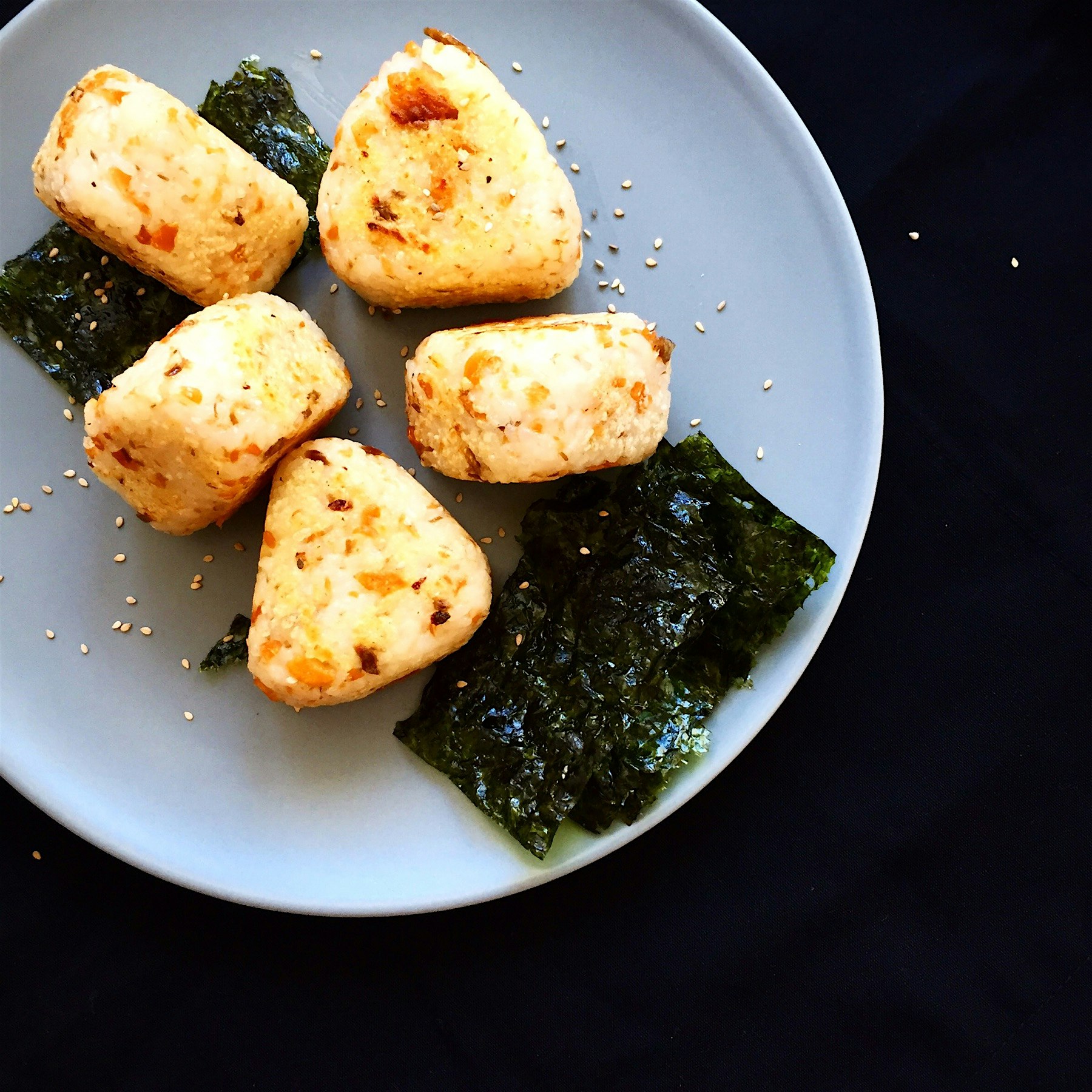 Grilled salmon onigiris 