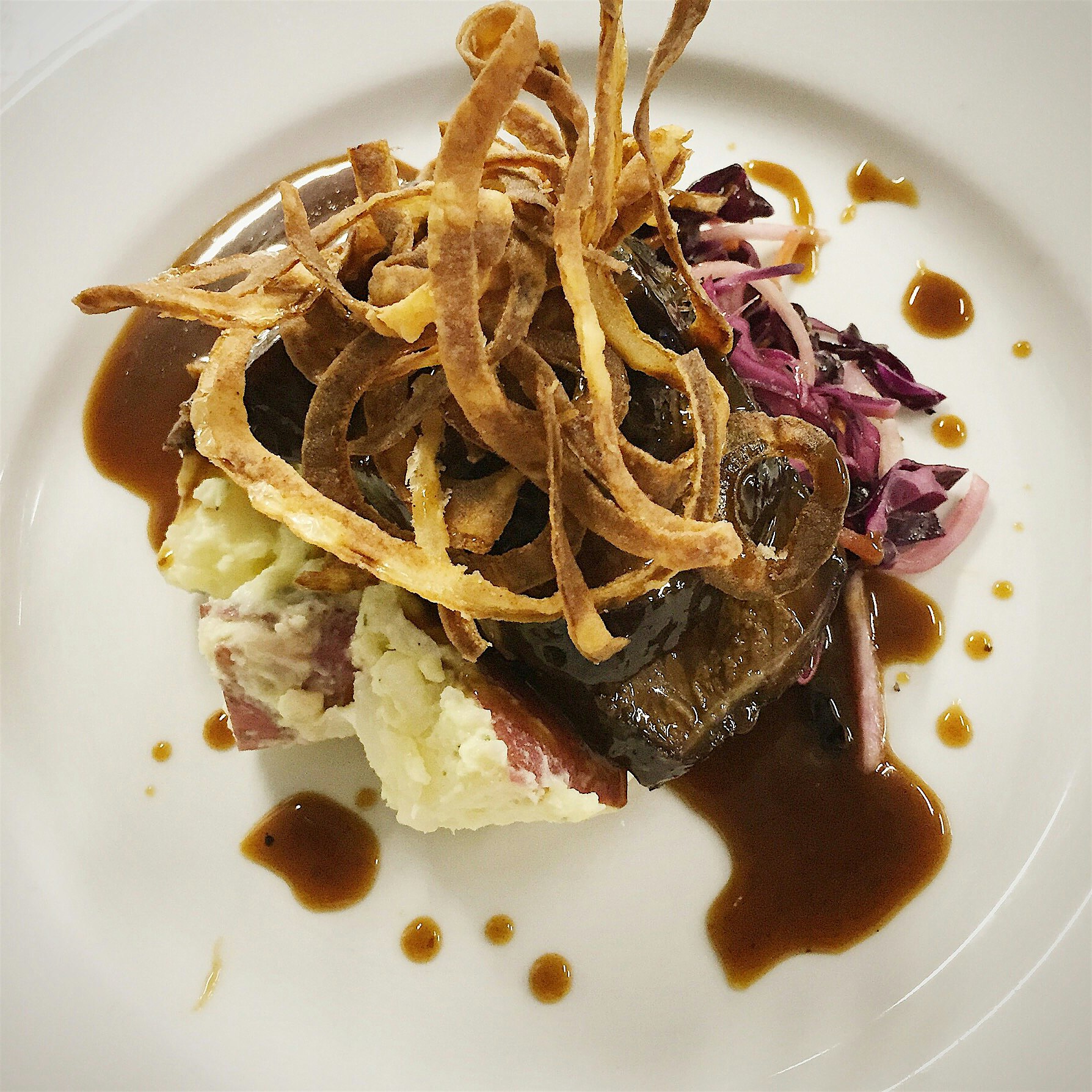 Short rib plate. Bourbon bbq. 