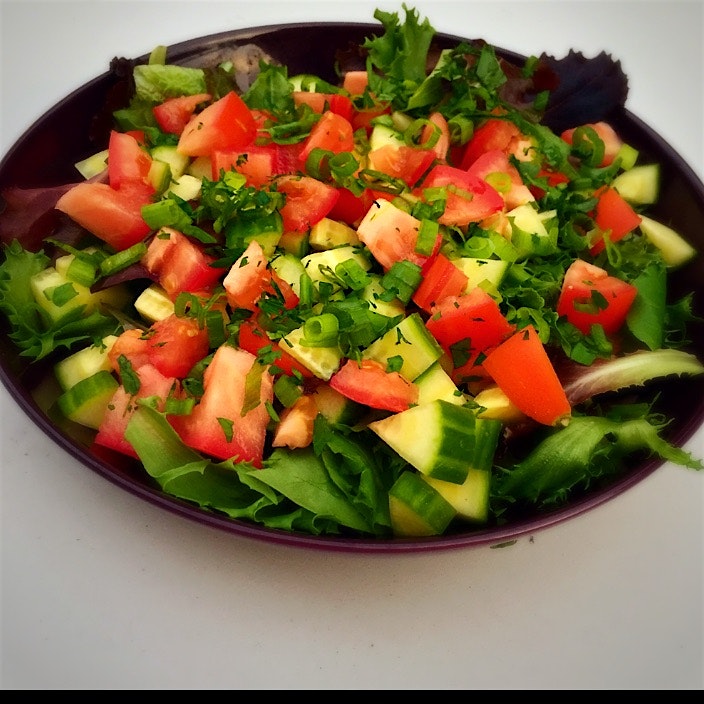 Homegrown tomatoes bring the beauty to this fresh Summer salad! #RedEats 