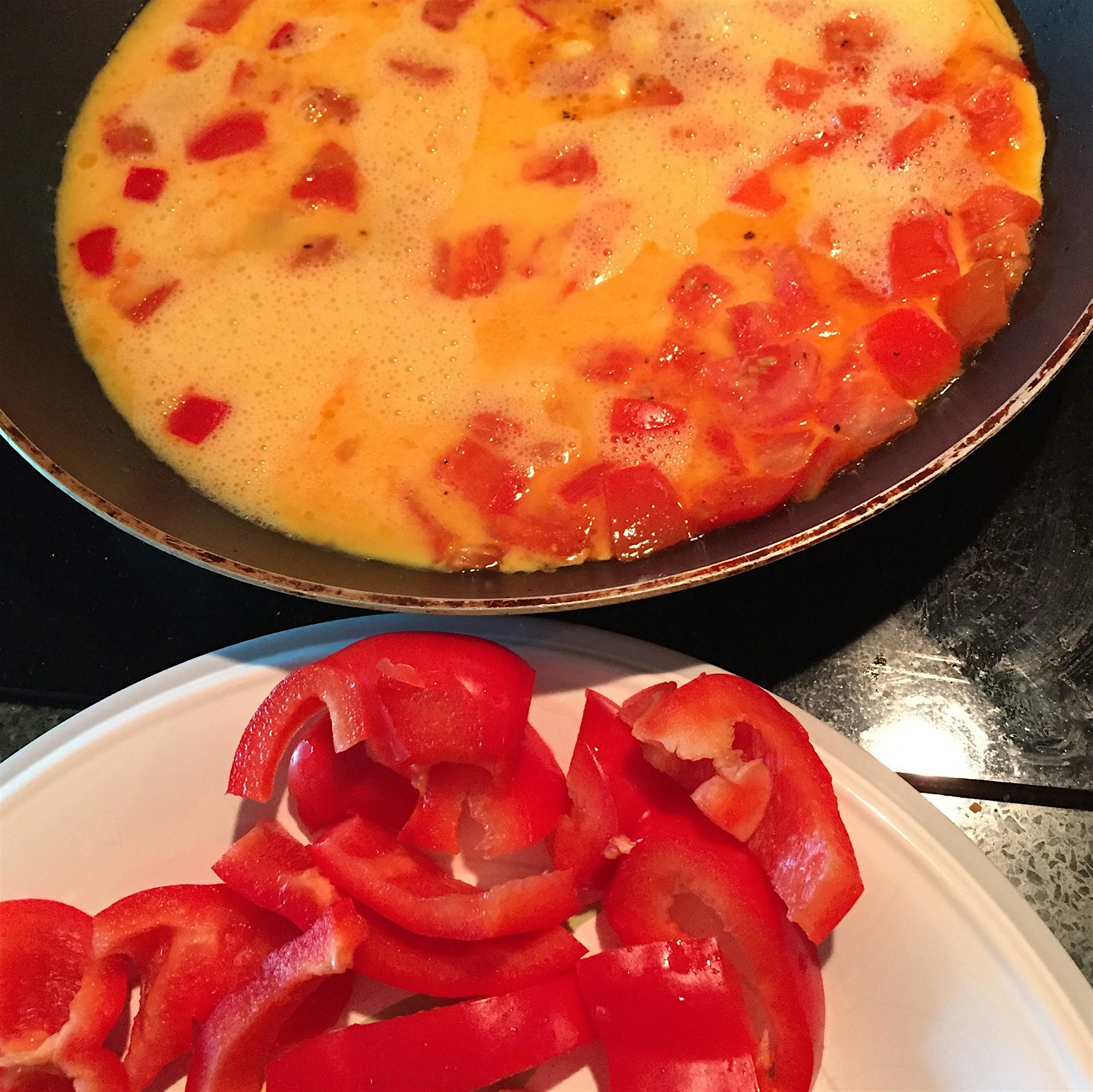 Guests feeling at home making our egg and tomatoes breakfast #redeats
