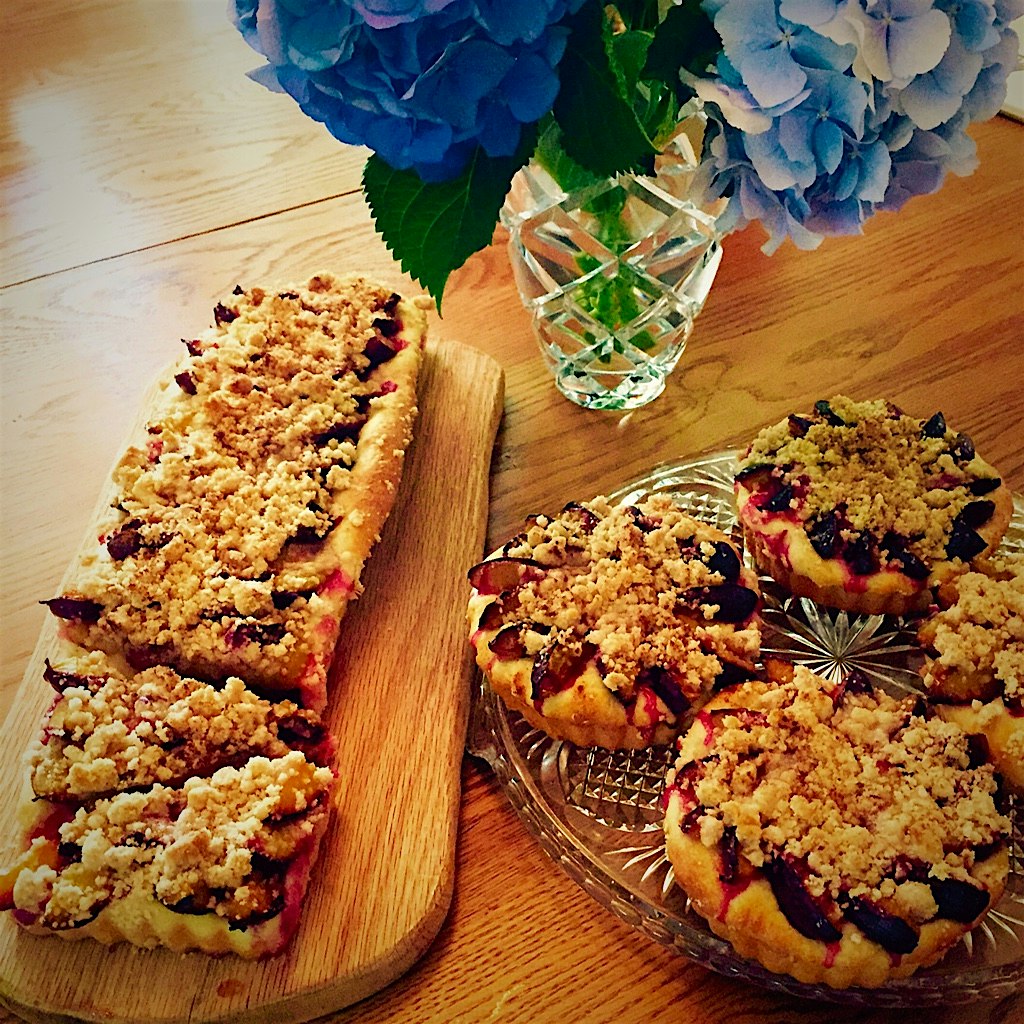 Hot out of the oven German Pflaumenkuchen!!