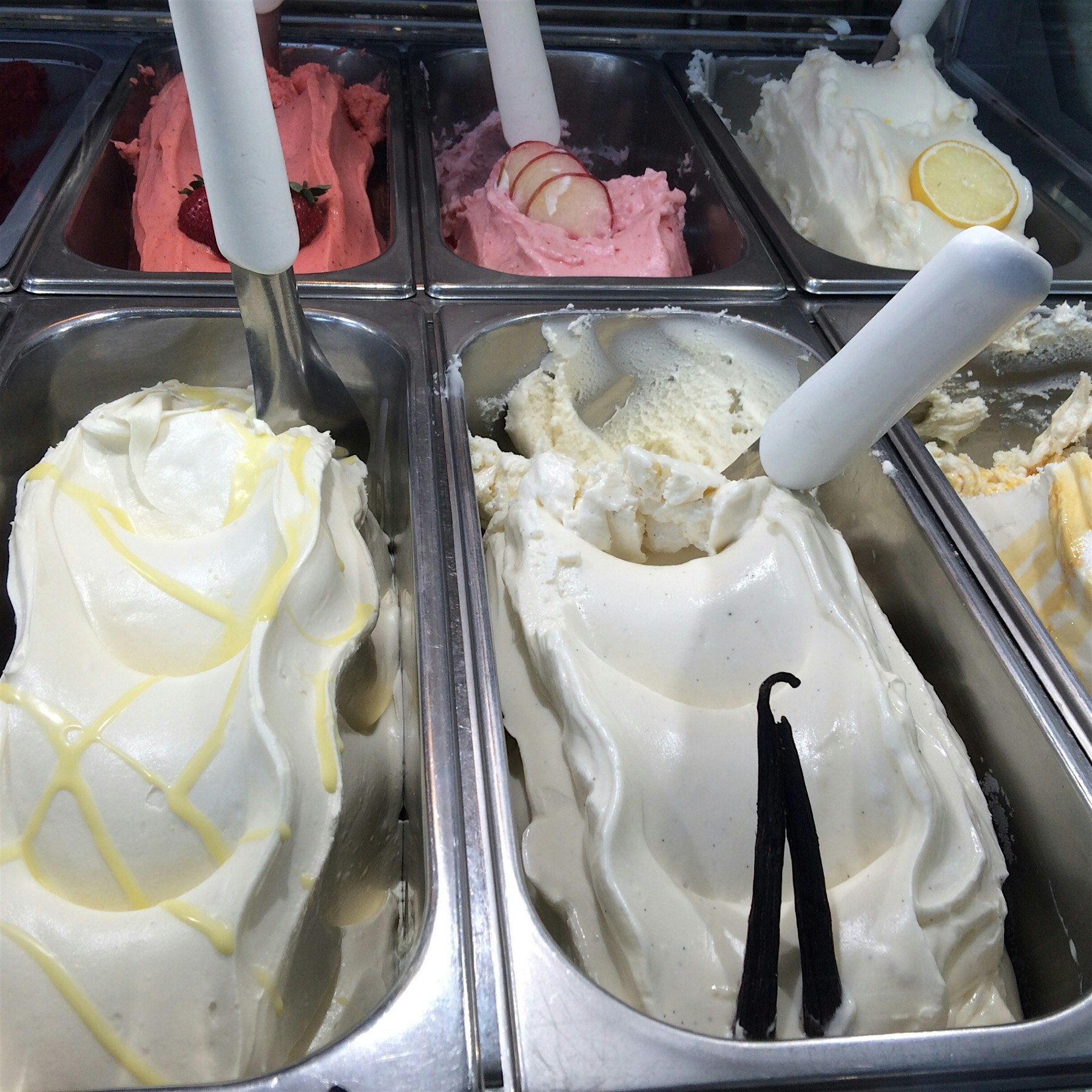 L'albero dei Gelati is a favorite neighborhood gelato shop and cafe. It serves authentic Italian ...