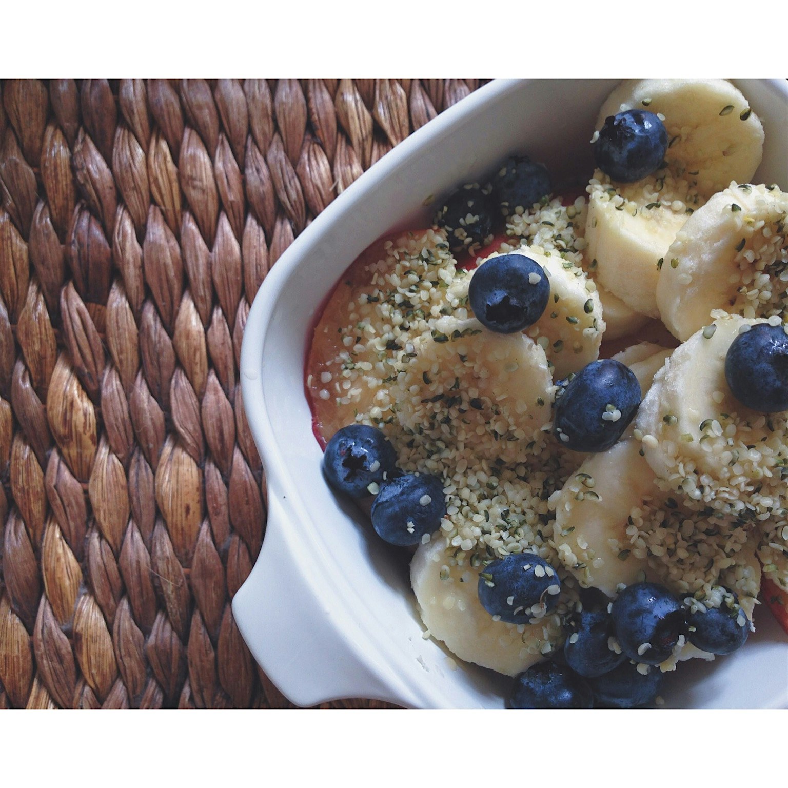 fresh and fruity 🍌🍑💙