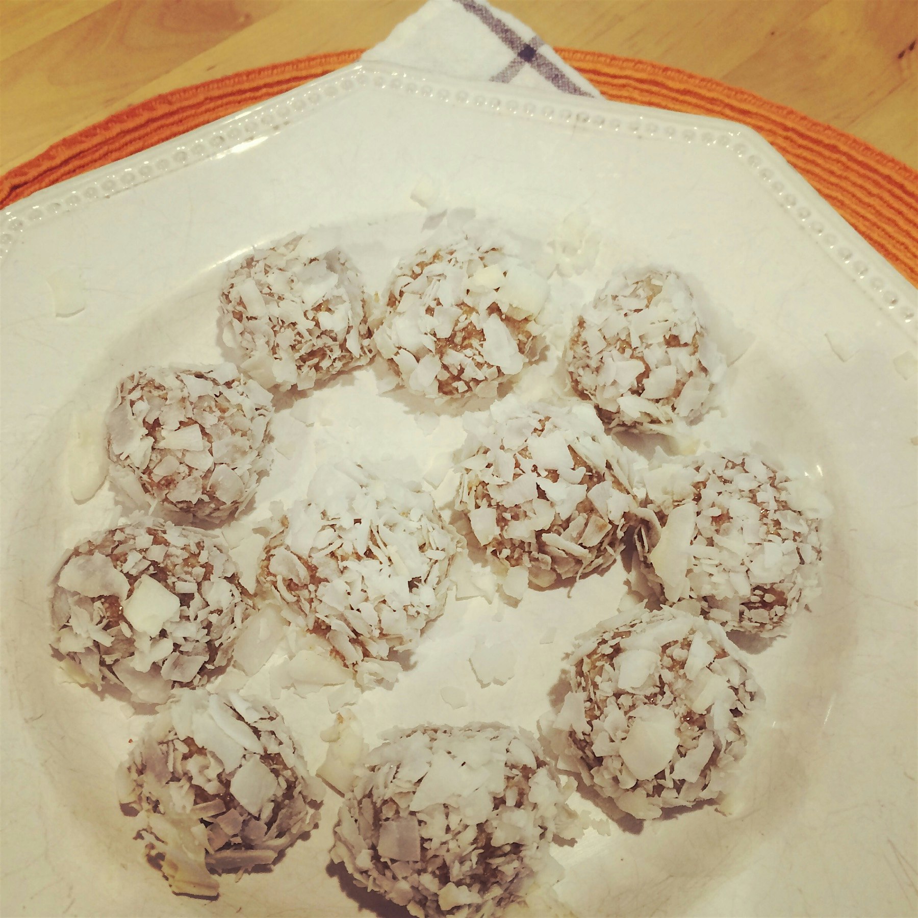 Laddoos, raw, vegan and good for ya!