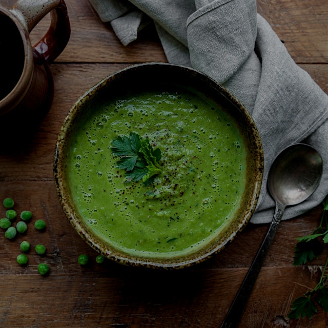 A super affordable sugardetox Classic: minty pea soup. Did I mention it's also easy to make?