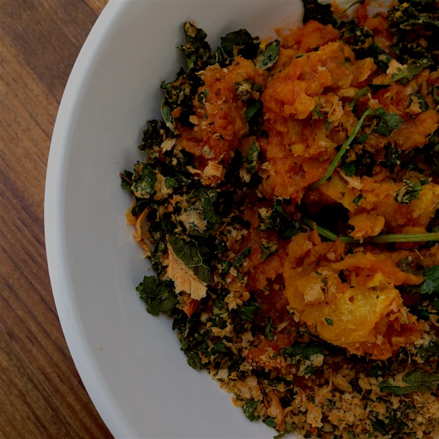 Mixed my leftovers from yesterday together for lunch today. Loving the crunch from the butternut ...