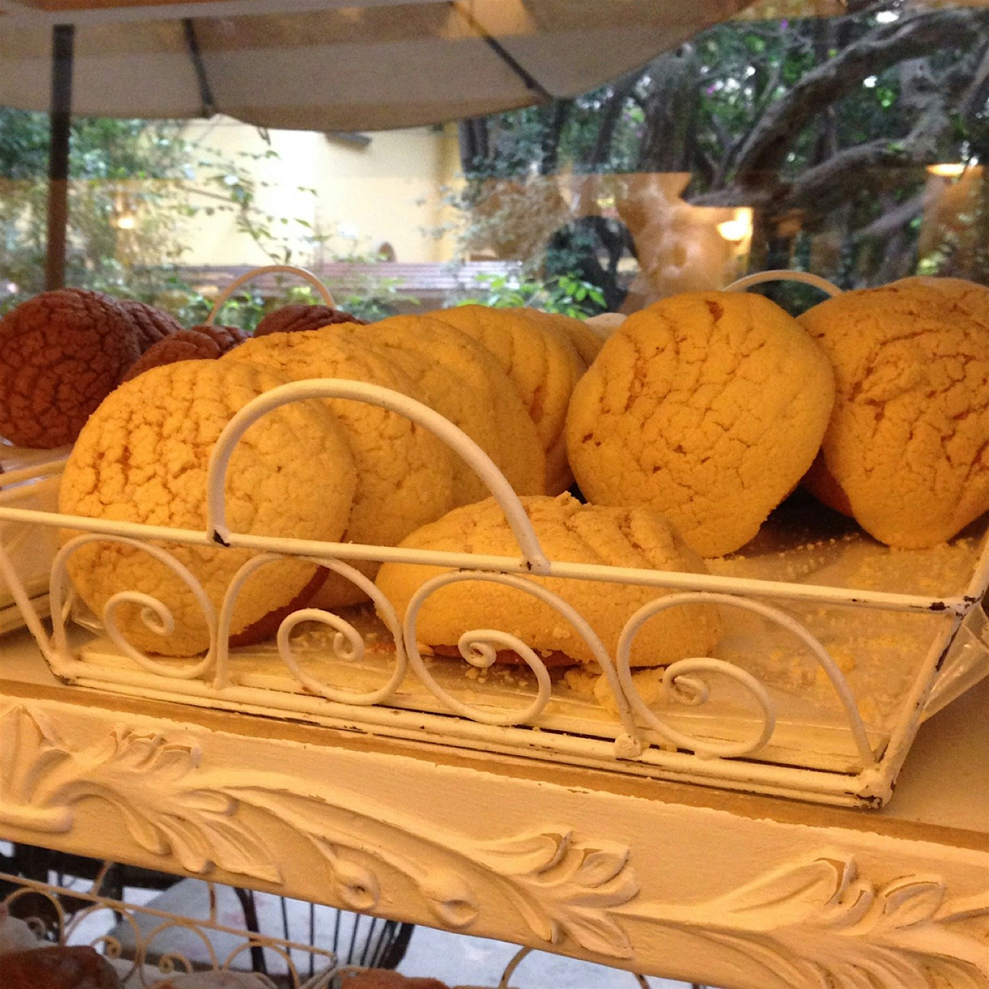 Beautiful, sweet buttery conchas!