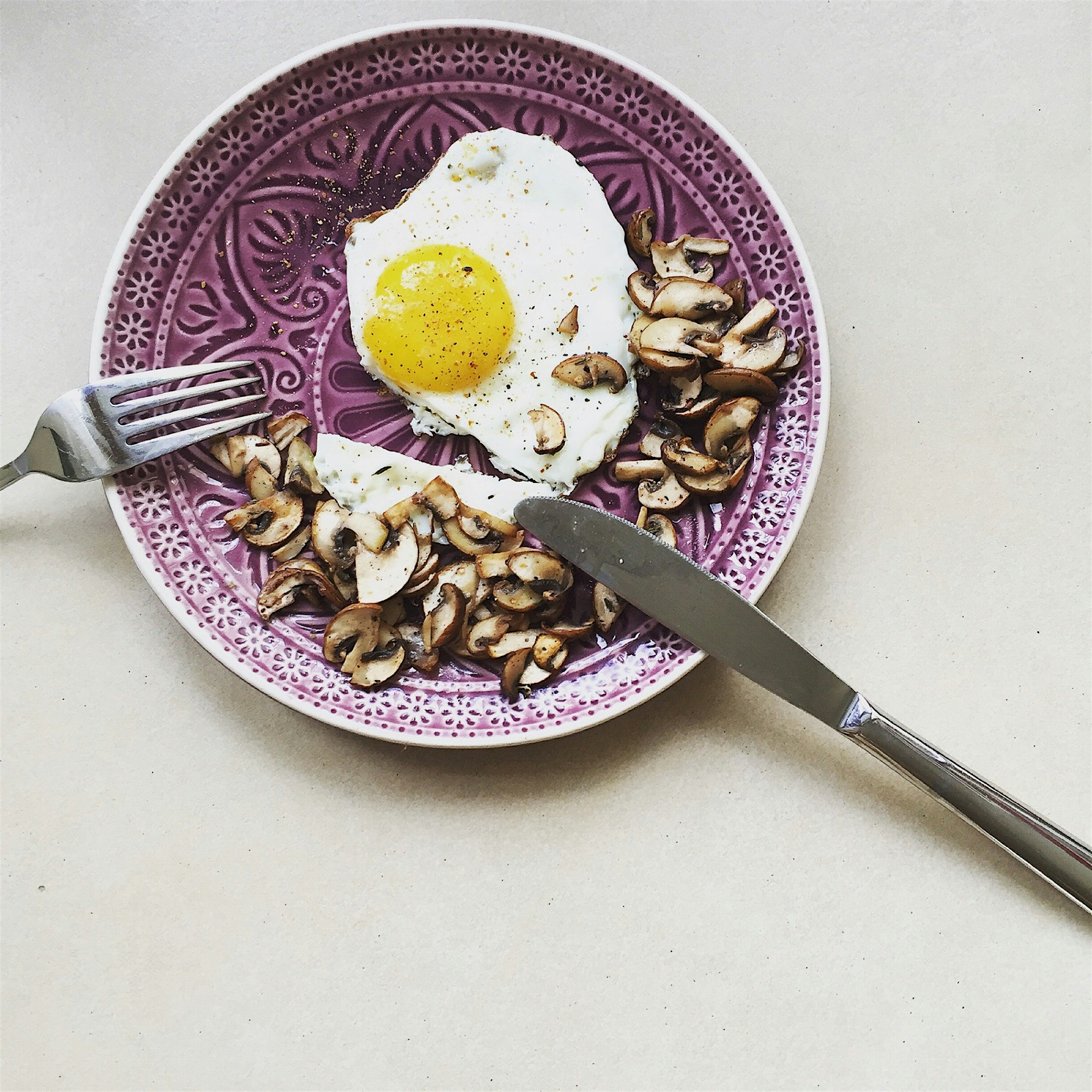 When all I could find in the fridge were egg and mushrooms this morning...