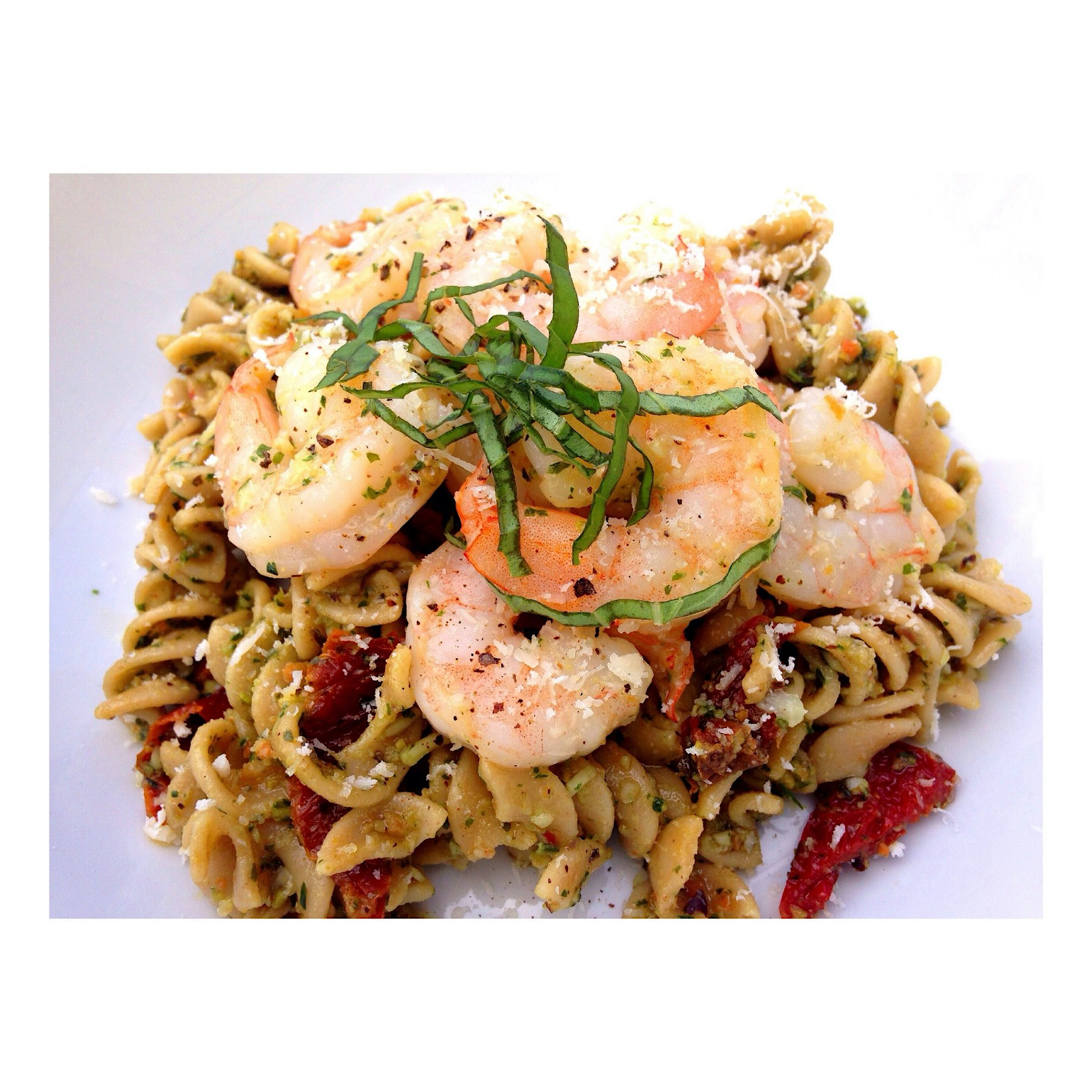 Freshly made kale pesto with shrimp, rotini, & sundried tomatoes. Yesterday's lunch was well wort...