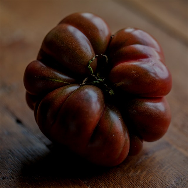 Doesn't this tomato remind you of a cute old man without his dentures in?! #uglyfruit #socute