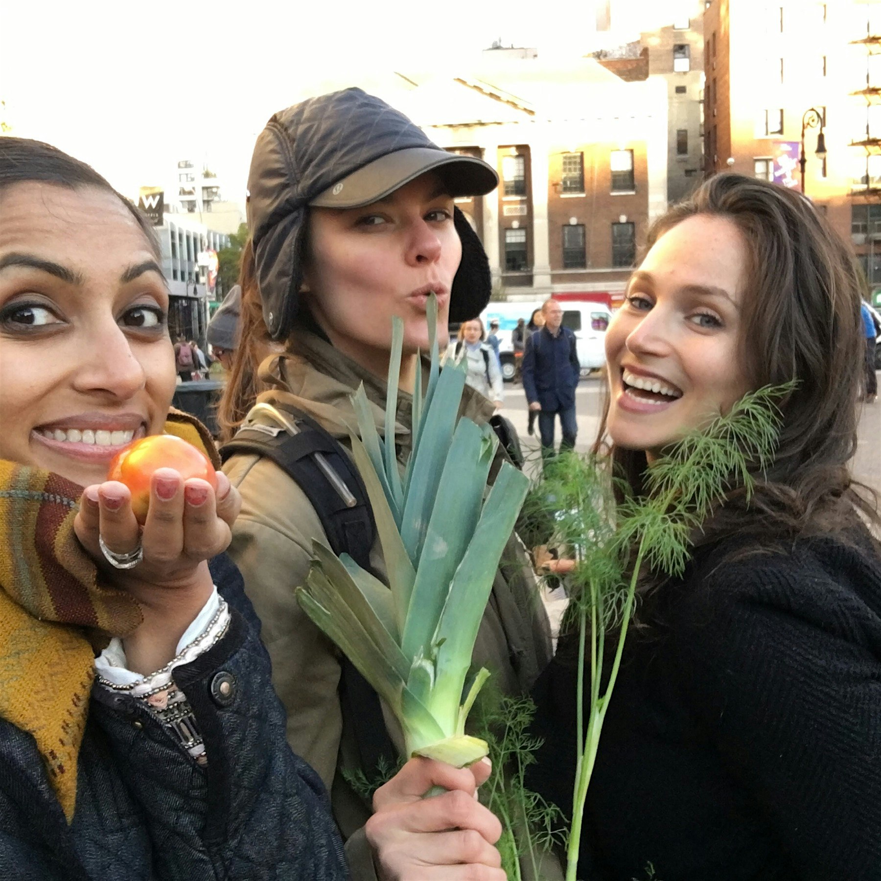 Dolla dolla Dill y'all! And Leeks and Tomatoes! With our new pal Ariel!  #GreenYoSelf @FoodDay2015