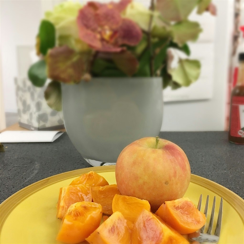 #laterstand of my oh-so-fall breakie of the sweetest Persimmons and Apple. Nature's candy