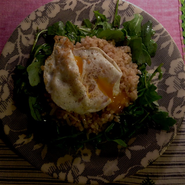 Fried egg over fried rice! Thanks for the inspiration, @gingerandchorizo!