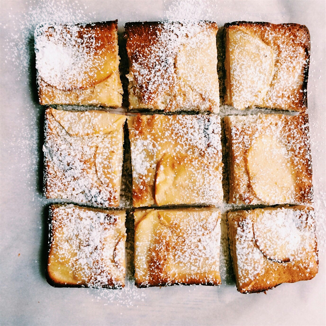 Sunday apple squares à la Dorie Greenspan. 'Tis the season! 