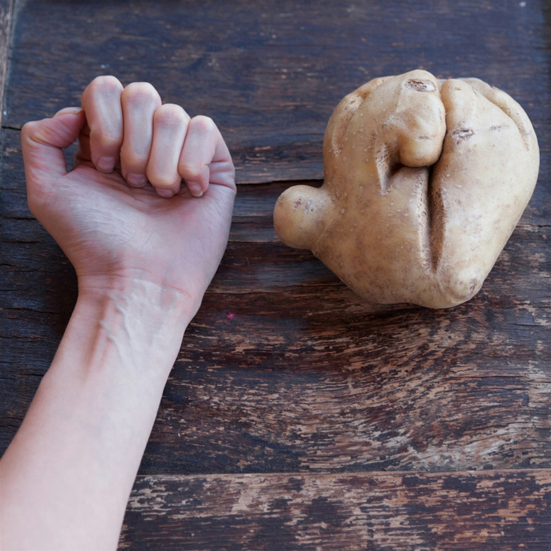 Sometimes even #uglyveggies need a hand! 👈🏽👍🏽 #NoFoodWaste